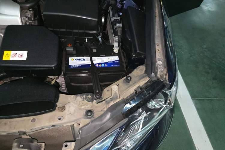 Used Lexus ES 2015 250 Elegant Edition Engine Bay Left