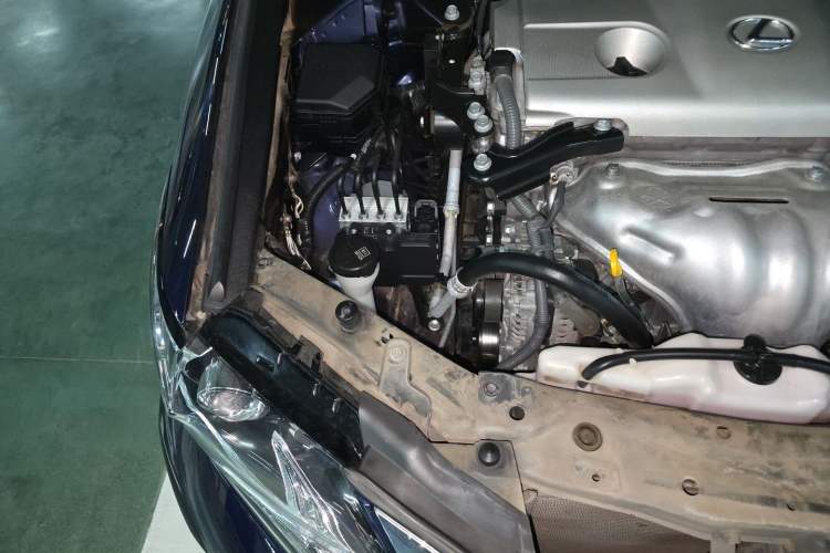 Used Lexus ES 2015 250 Elegant Edition Engine Bay Right