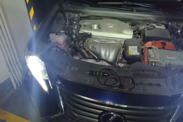 Used Lexus ES 2015 300h Luxury Edition Engine Bay Right