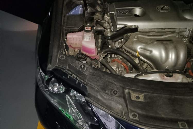 Used Lexus ES 2015 300h Comfort Edition Engine Bay Right