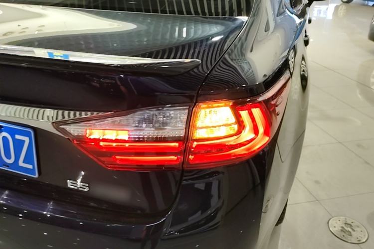 Used Lexus ES 2015 200 Elite Edition Exterior 3
