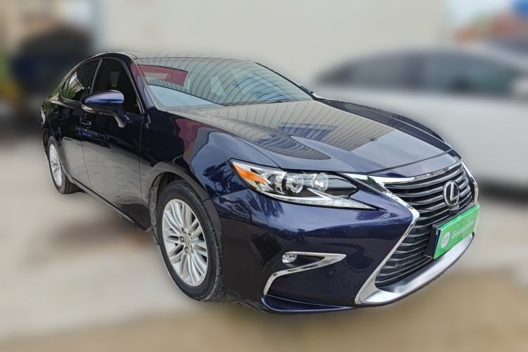 Used Lexus ES 2015 200 Elite Edition Front Right 45 Deg