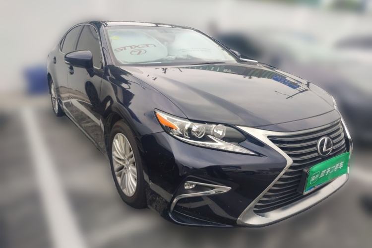 Used Lexus ES 2015 200 Elite Edition Front Right 45 Deg