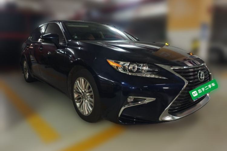 Used Lexus ES 2015 200 Elite Edition Front Right 45 Deg