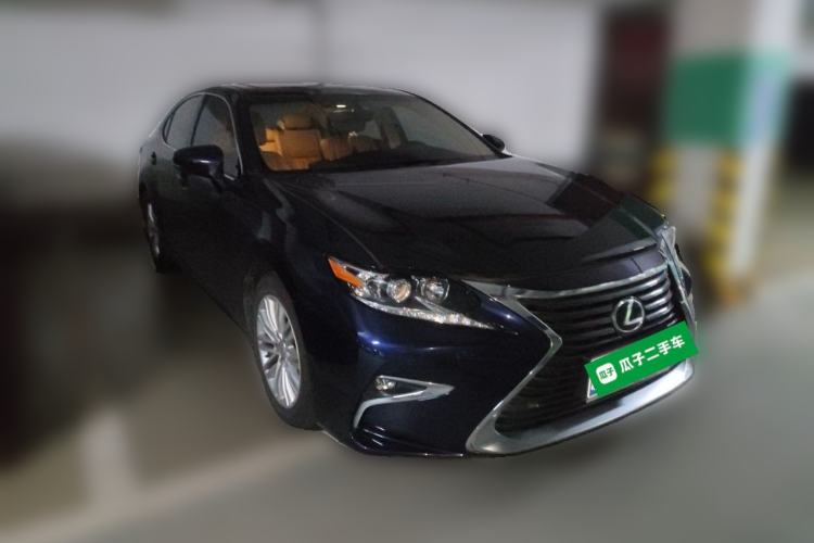 Used Lexus ES 2015 200 Elite Edition Front Right 45 Deg