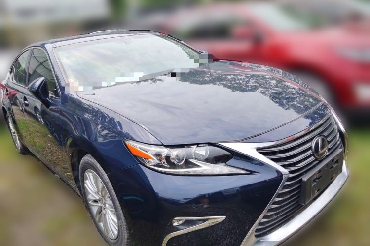 Used Lexus ES 2015 200 Elite Edition Front Right 45 Deg