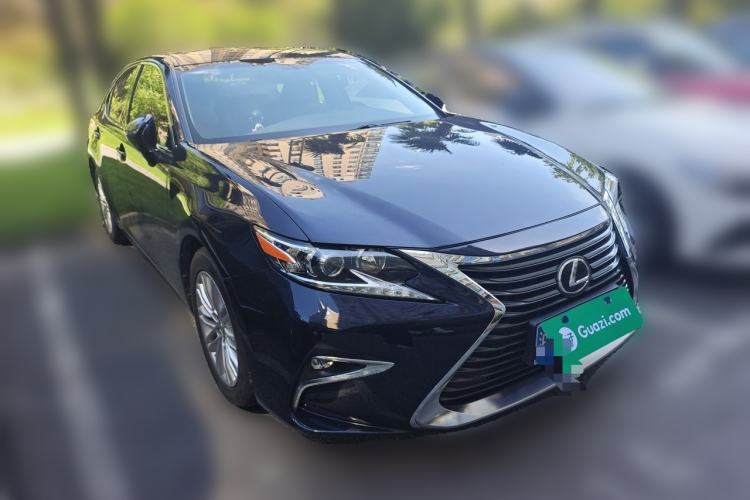 Used Lexus ES 2015 200 Elite Edition Front Right 45 Deg