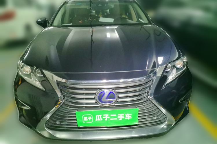 Used Lexus ES 2015 300h Luxury Edition Front