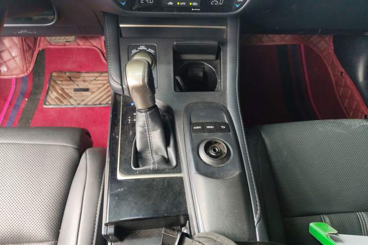 Used Lexus ES 2015 200 Elite Edition Gear Lever