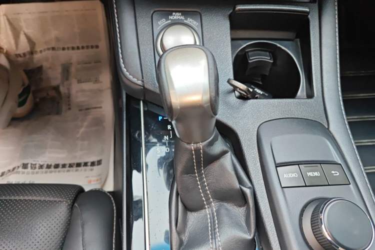 Used Lexus ES 2015 200 Elite Edition Gear Lever