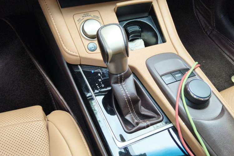 Used Lexus ES 2015 200 Elite Edition Gear Lever