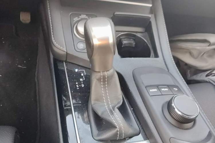 Used Lexus ES 2015 200 Elite Edition Gear Lever