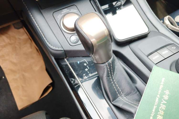 Used Lexus ES 2015 200 Elite Edition Gear Lever