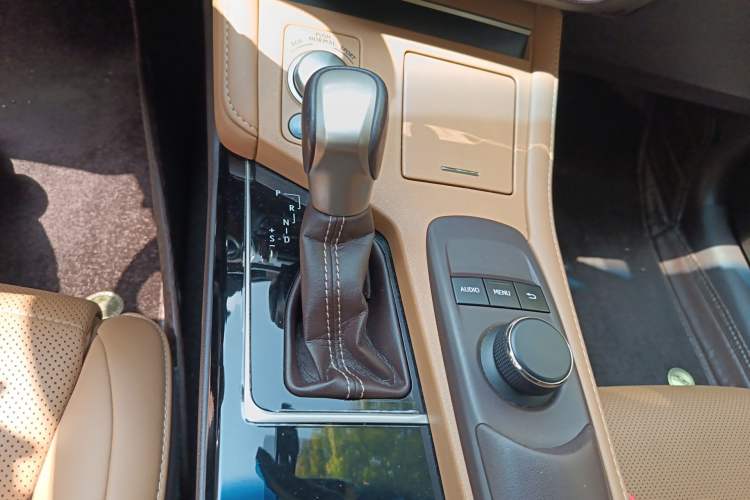 Used Lexus ES 2015 200 Elite Edition Gear Lever