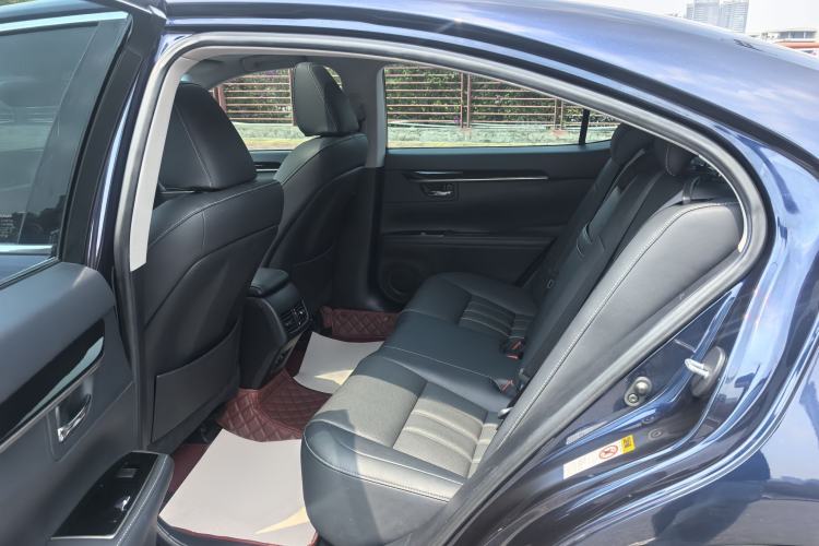 Used Lexus ES 2015 200 Elite Edition Interior 3