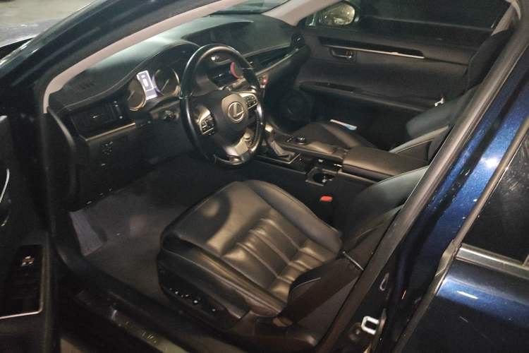 Used Lexus ES 2015 200 Elite Edition Interior 3
