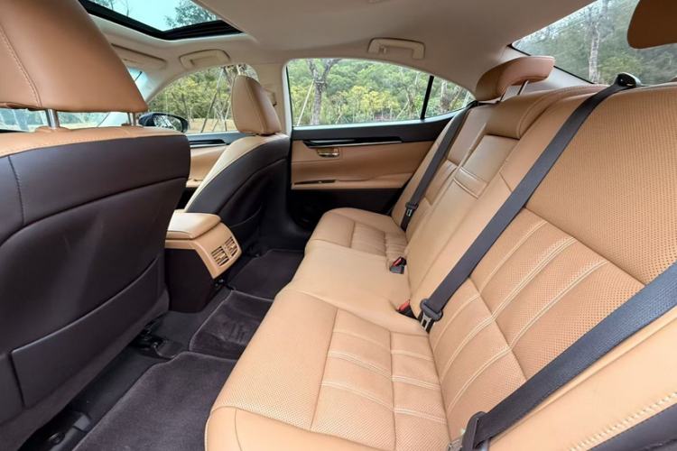 Used Lexus ES 2015 200 Elite Edition Interior 3