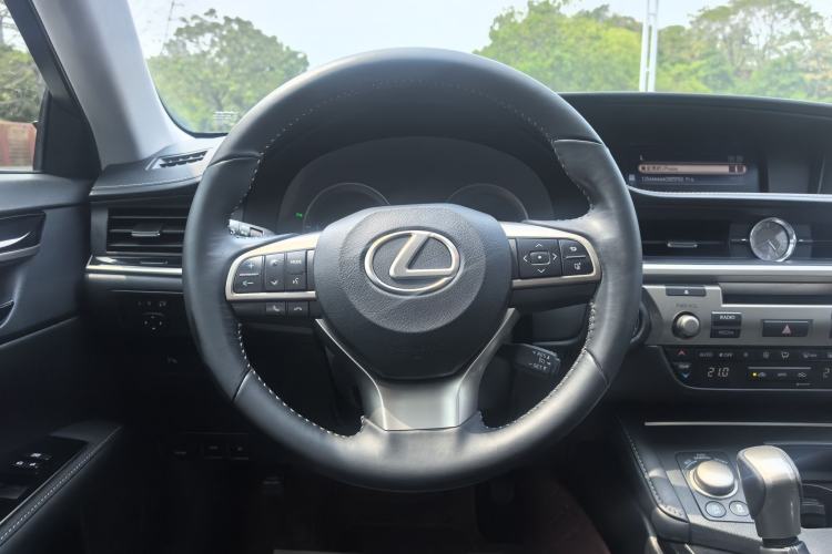 Used Lexus ES 2015 200 Elite Edition Interior 6