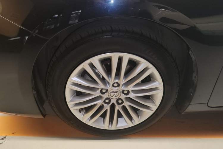 Used Lexus ES 2015 200 Elite Edition Left Front Wheel Hub