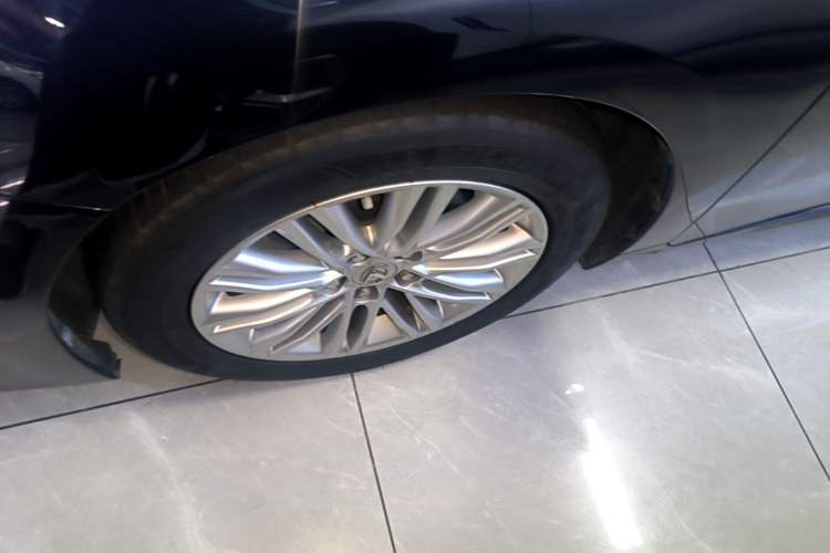 Used Lexus ES 2015 200 Elite Edition Left Front Wheel Hub