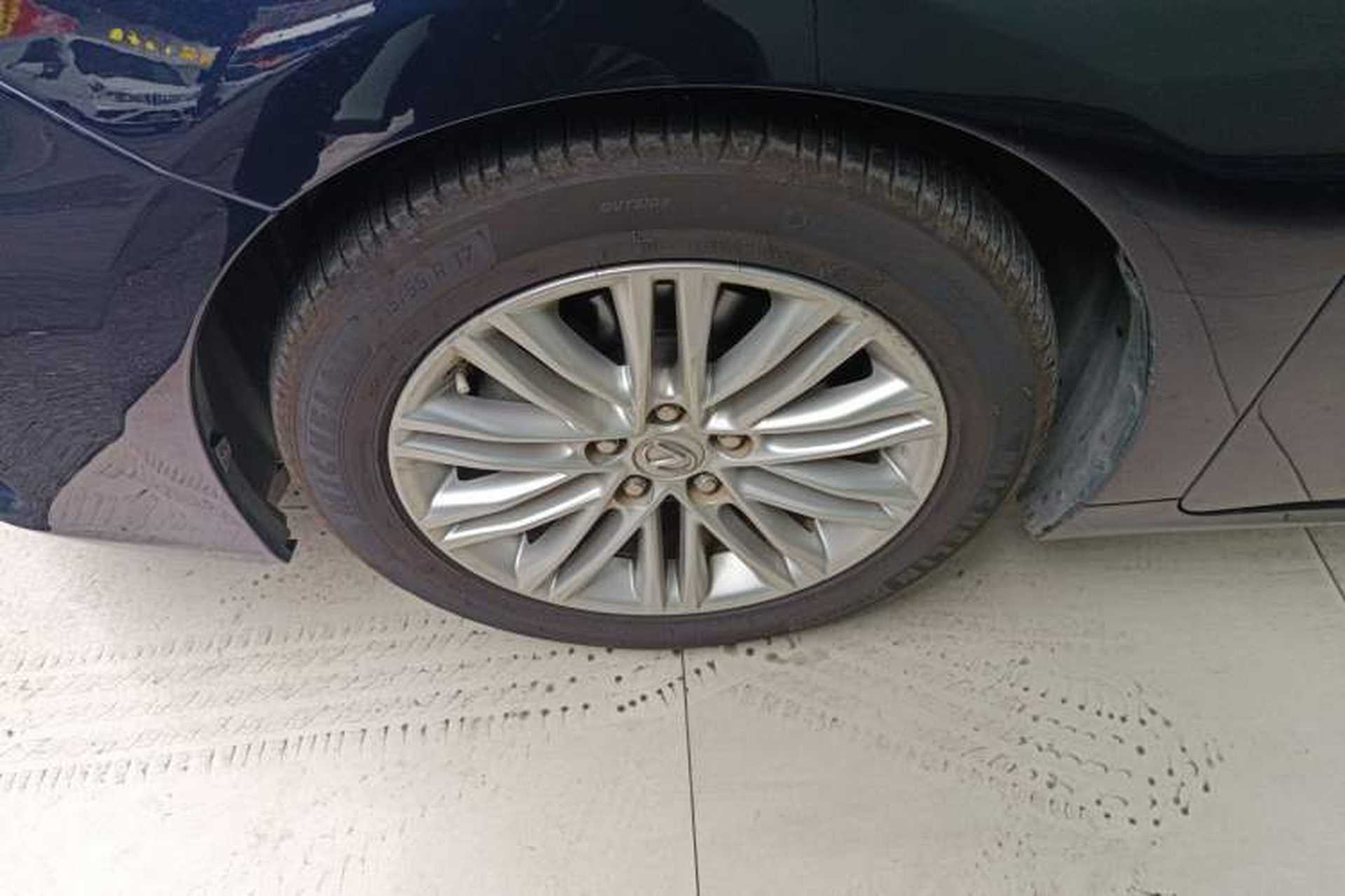 Used Lexus ES 2015 200 Elite Edition Left Front Wheel Hub