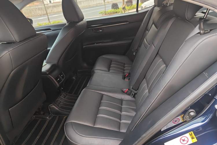 Used Lexus ES 2015 200 Elite Edition Left Rear Seat