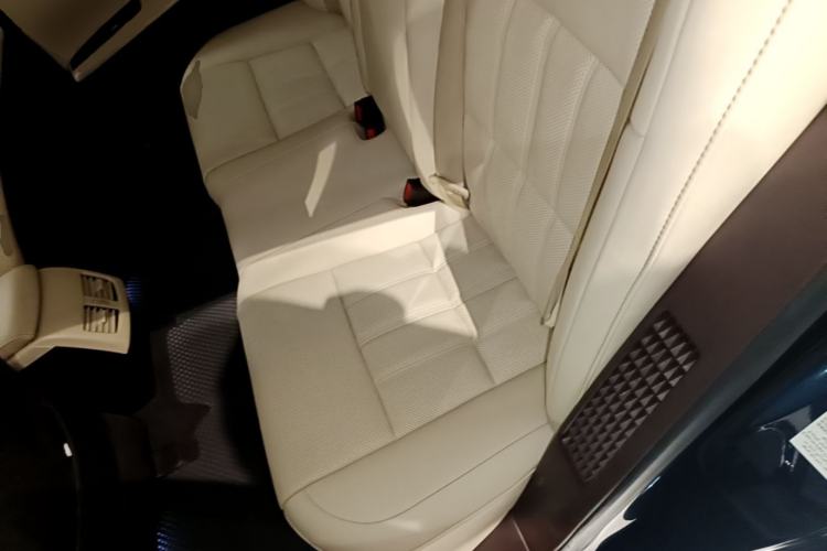 Used Lexus ES 2015 300h Comfort Edition Left Rear Seat