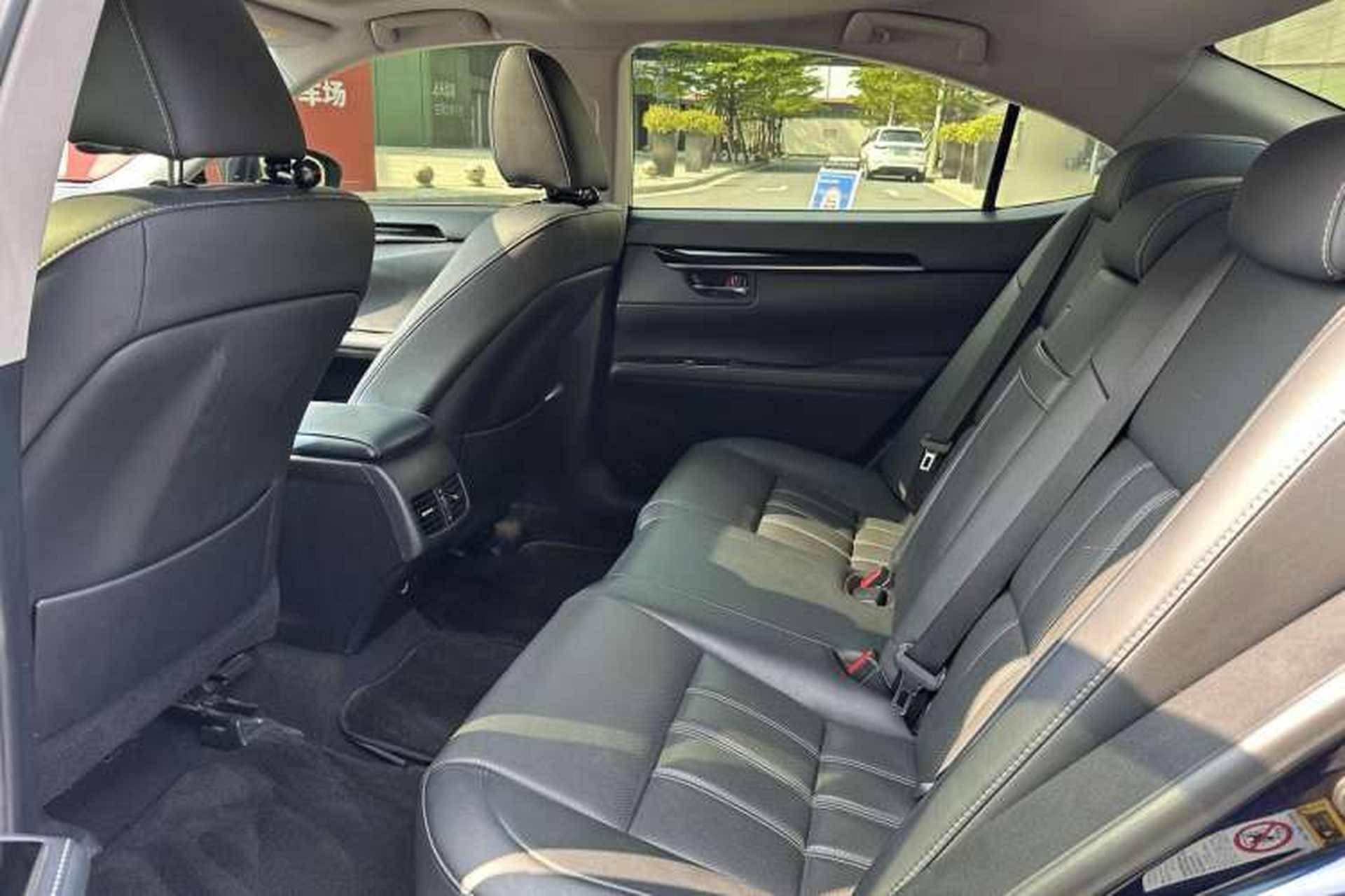 Used Lexus ES 2015 200 Elite Edition Left Rear Seat