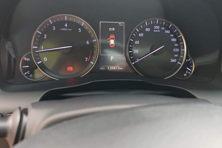 Used Lexus ES 2015 200 Comfort Edition Odometer Close Up