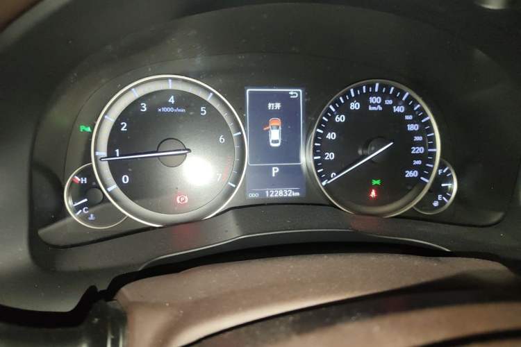 Used Lexus ES 2015 200 Elite Edition Odometer Close Up