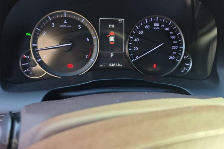 Used Lexus ES 2015 200 Elite Edition Odometer Close Up