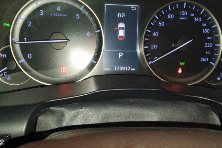 Used Lexus ES 2015 250 Elegant Edition Odometer Close Up