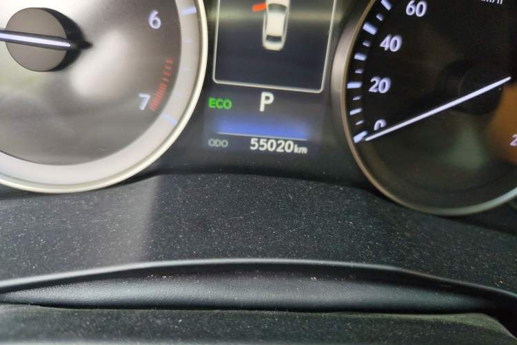 Used Lexus ES 2015 200 Elite Edition Odometer Close Up
