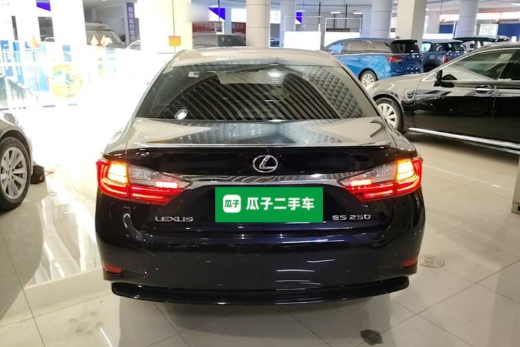 Used Lexus ES 2015 200 Elite Edition Rear