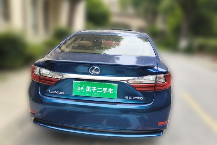 Used Lexus ES 2015 200 Elite Edition Rear