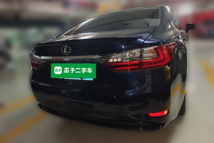 Used Lexus ES 2015 200 Elite Edition Rear