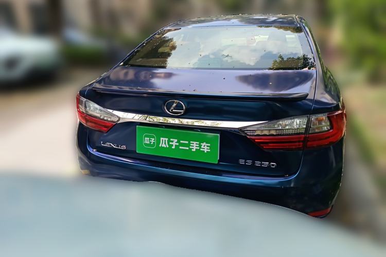 Used Lexus ES 2015 200 Elite Edition Rear