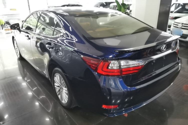 Used Lexus ES 2015 200 Elite Edition Rear Left 45 Deg