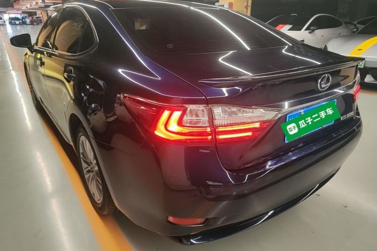 Used Lexus ES 2015 200 Elite Edition Rear Left 45 Deg