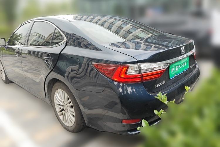 Used Lexus ES 2015 250 Elegant Edition Rear Left 45 Deg