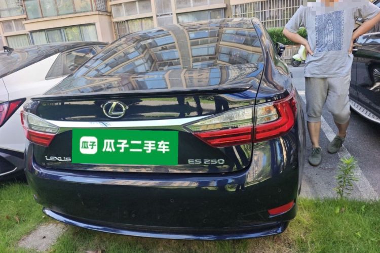 Used Lexus ES 2015 200 Elite Edition Rear