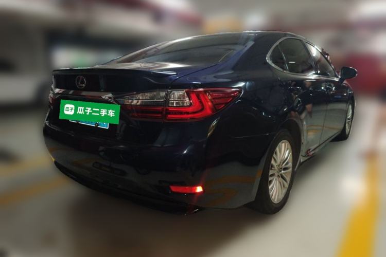 Used Lexus ES 2015 200 Elite Edition Rear Right 45 Deg
