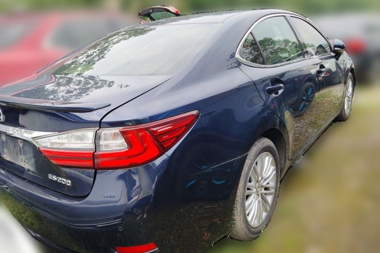 Used Lexus ES 2015 200 Elite Edition Rear Right 45 Deg
