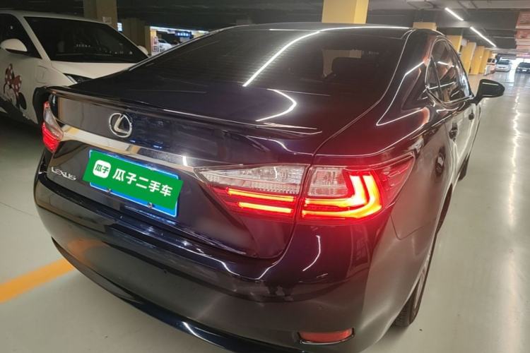 Used Lexus ES 2015 200 Elite Edition Rear Right 45 Deg