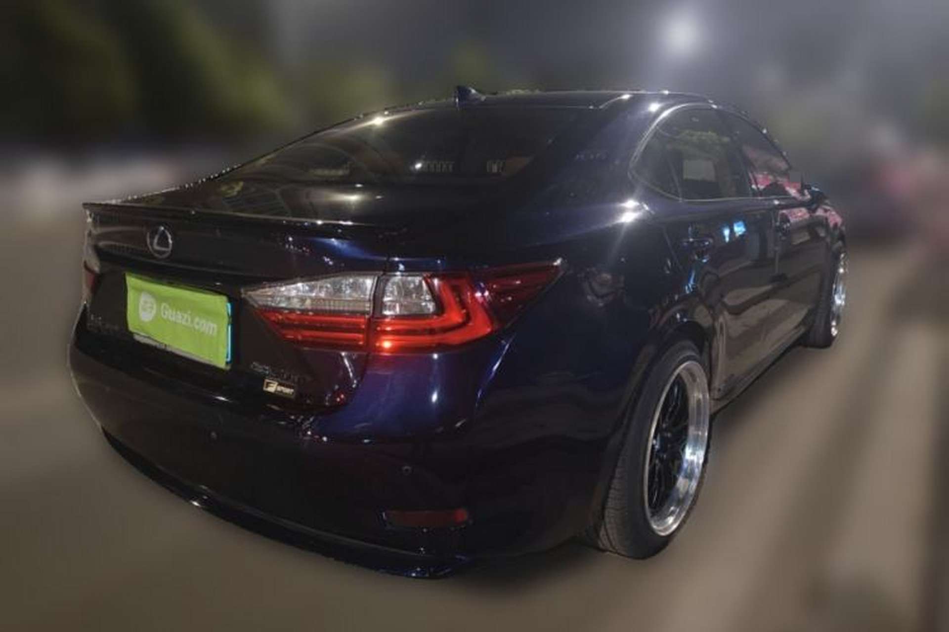 Used Lexus ES 2015 300h Comfort Edition Rear Right 45 Deg