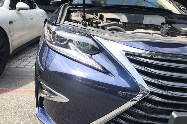 Used Lexus ES 2015 200 Elite Edition Right Front Headlight