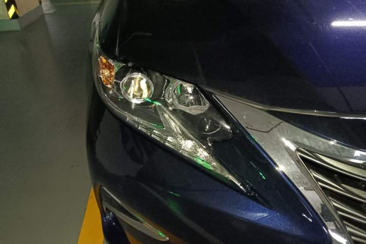 Used Lexus ES 2015 300h Comfort Edition Right Front Headlight
