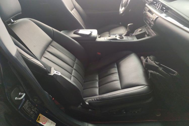 Used Lexus ES 2015 200 Elite Edition Right Front Seat