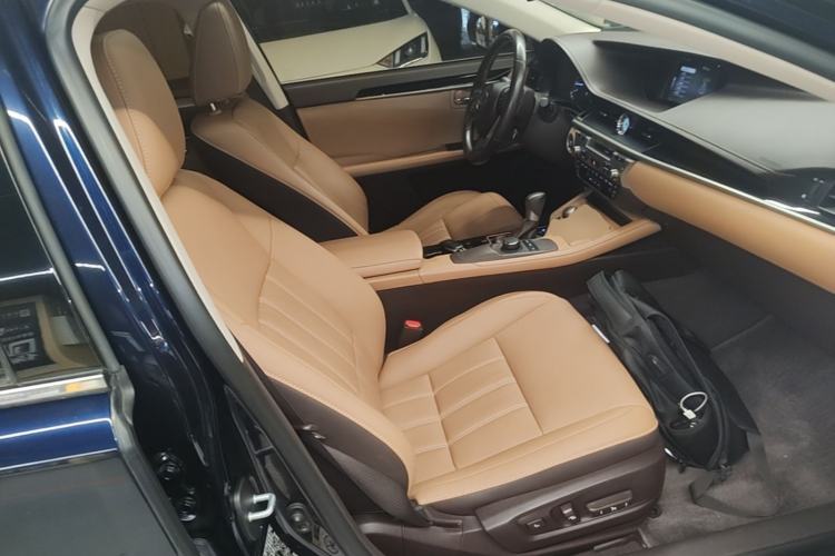 Used Lexus ES 2015 200 Elite Edition Right Front Seat