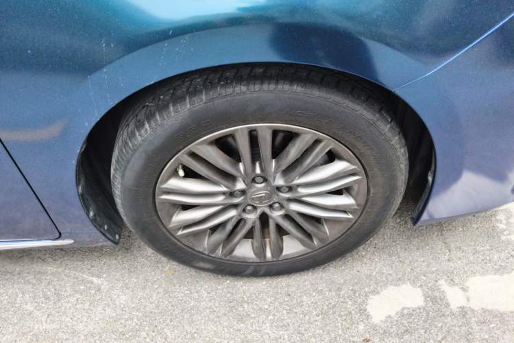 Used Lexus ES 2015 200 Elite Edition Right Front Wheel Hub